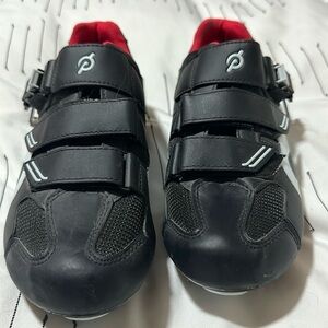 Size 43 Peloton bike shoes